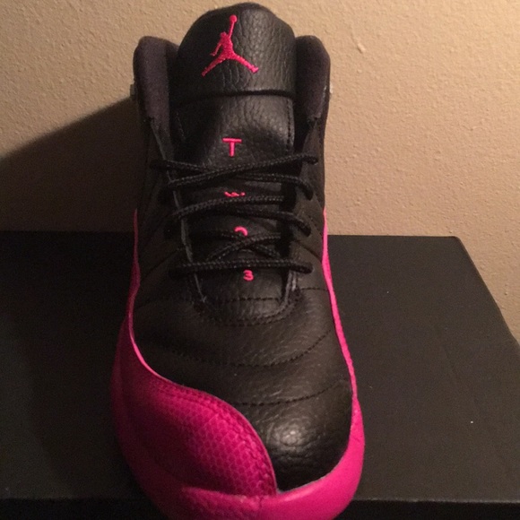 Two rings Jordan 12 retro Black/deadly pink - Picture 4 of 4